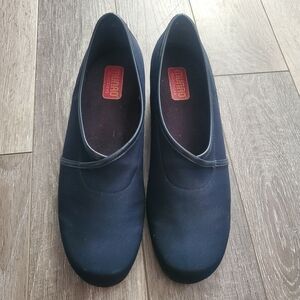 Munro American Stretch Fabric Slip-on Shoe
